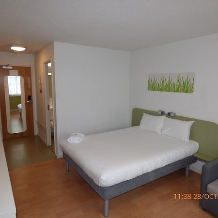Warrington Motel, J20 M6 Lymm Services Exteriér fotografie