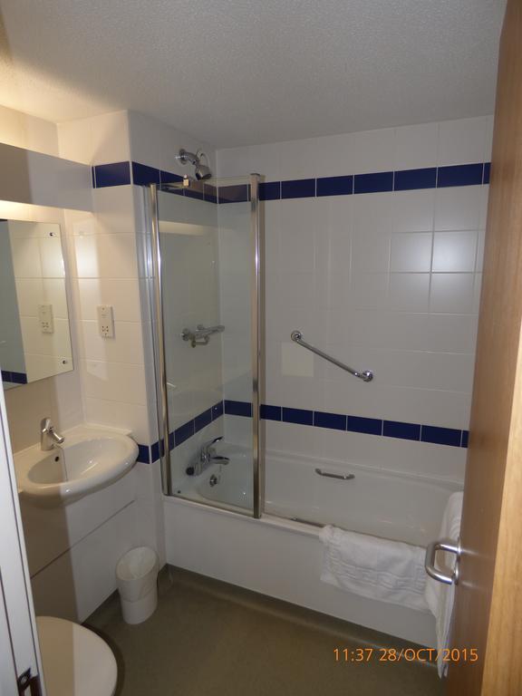 Warrington Motel, J20 M6 Lymm Services Exteriér fotografie