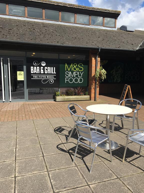 Warrington Motel, J20 M6 Lymm Services Exteriér fotografie