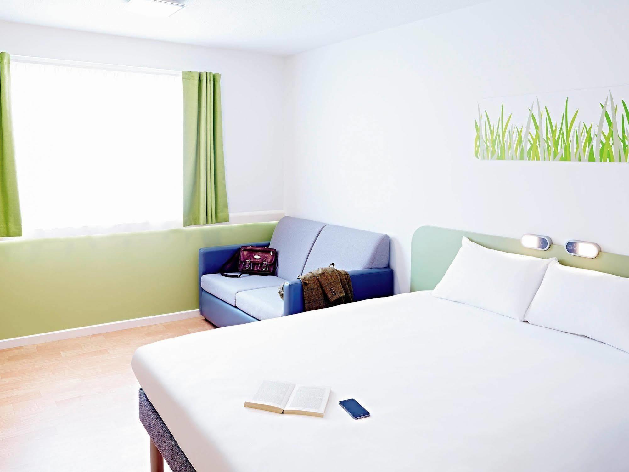 Warrington Motel, J20 M6 Lymm Services Exteriér fotografie