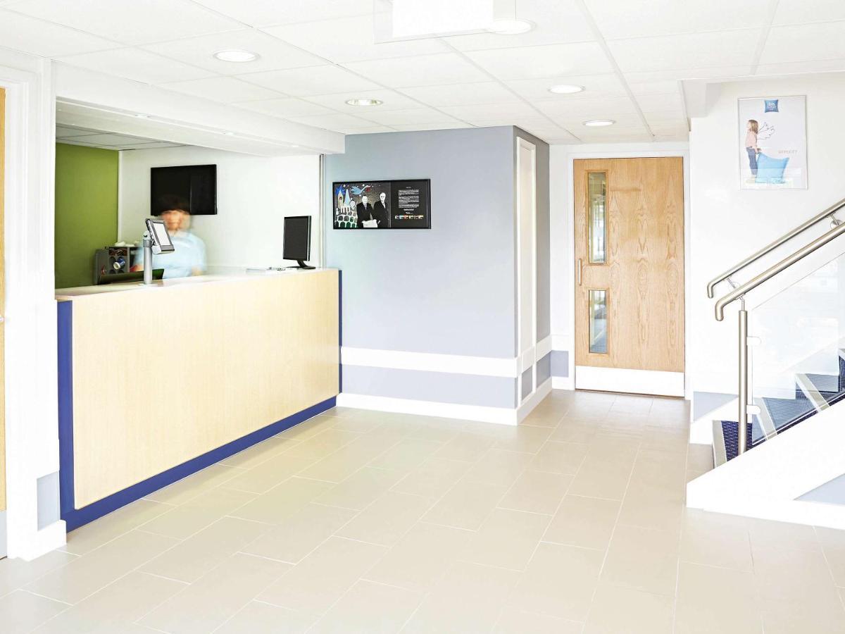 Warrington Motel, J20 M6 Lymm Services Exteriér fotografie